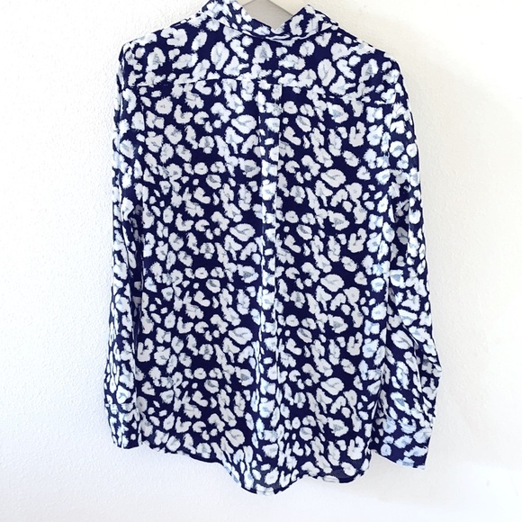 Banana Republic navy leopard print shirt - Picture 2 of 3